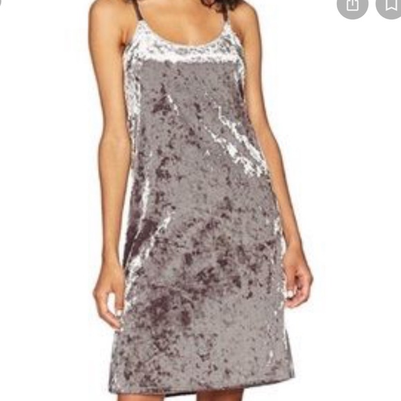 ⭐️NWT! Michelle by Commune- Fidelity crushed velvet Slip Dress! - Picture 2 of 11